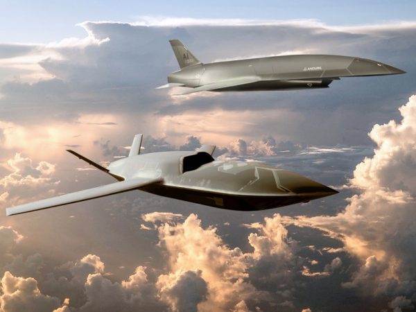 Prototyp bojowego drona YFQ-42 oblatany 1
