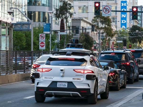 Problemy autonomicznych taksówek w Wuchan 3