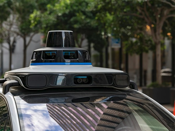 Problemy autonomicznych taksówek w Wuchan 1