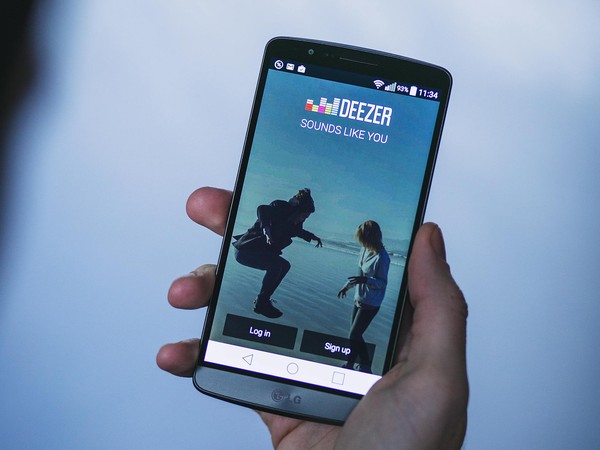 44% utworów w Deezer to AI? 2